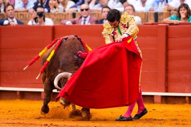 Fourth Regular Bullfight of the San Miguel Fair in Seville: Morante de la Puebla during the fourth regular bullfight of the San Miguel Fair at the Real Maestranza de Caballería On September 27, 2026, in Seville, Andalusia, Spain, Morante de la Puebla, Daniel Luque, and Borja Jiménez fought bulls from the Garcigrande ranch during the fourth subscription bullfight of the San Miguel Fair, September 27, 2026, in Seville, Andalusia, Spain  Copyright: xJoaquinxCorcherox 7804620