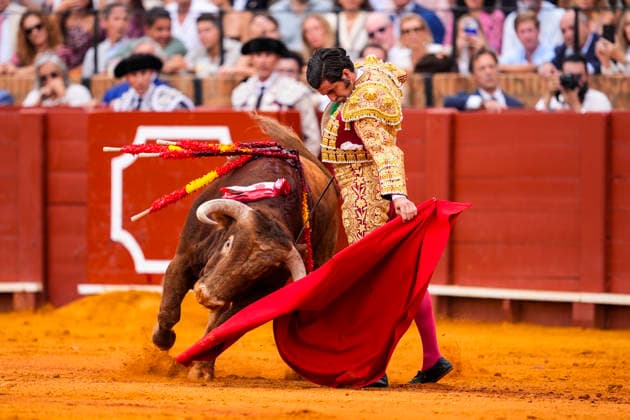 Fourth Regular Bullfight of the San Miguel Fair in Seville: Morante de la Puebla during the fourth regular bullfight of the San Miguel Fair at the Real Maestranza de Caballería On September 27, 2026, in Seville, Andalusia, Spain, Morante de la Puebla, Daniel Luque, and Borja Jiménez fought bulls from the Garcigrande ranch during the fourth subscription bullfight of the San Miguel Fair, September 27, 2026, in Seville, Andalusia, Spain  Copyright: xJoaquinxCorcherox 7804622