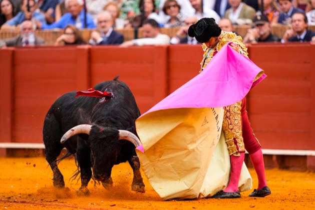 Fourth Regular Bullfight of the San Miguel Fair in Seville: Morante de la Puebla during the fourth regular bullfight of the San Miguel Fair at the Real Maestranza de Caballería On September 27, 2026, in Seville, Andalusia, Spain, Morante de la Puebla, Daniel Luque, and Borja Jiménez fought bulls from the Garcigrande ranch during the fourth subscription bullfight of the San Miguel Fair, September 27, 2026, in Seville, Andalusia, Spain  Copyright: xJoaquinxCorcherox 7804632