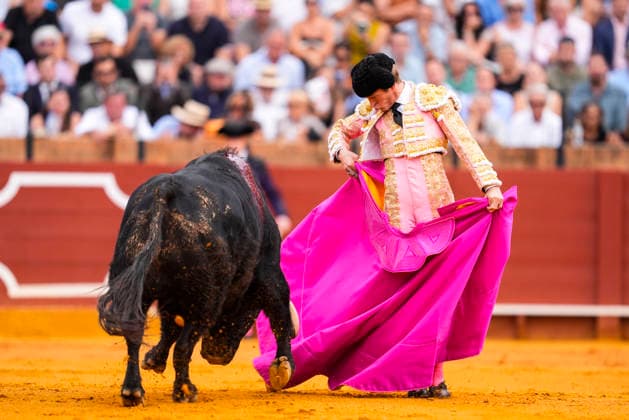 Fourth Regular Bullfight of the San Miguel Fair in Seville: Borja Jiménez during the fourth regular bullfight of the San Miguel Fair at the Real Maestranza de Caballería On September 27, 2026, in Seville, Andalusia, Spain Morante de la Puebla, Daniel Luque, and Borja Jiménez fought bulls from the Garcigrande ranch during the fourth subscription bullfight of the San Miguel Fair, September 27, 2026, in Seville, Andalusia, Spain  Copyright: xJoaquinxCorcherox 7804666
