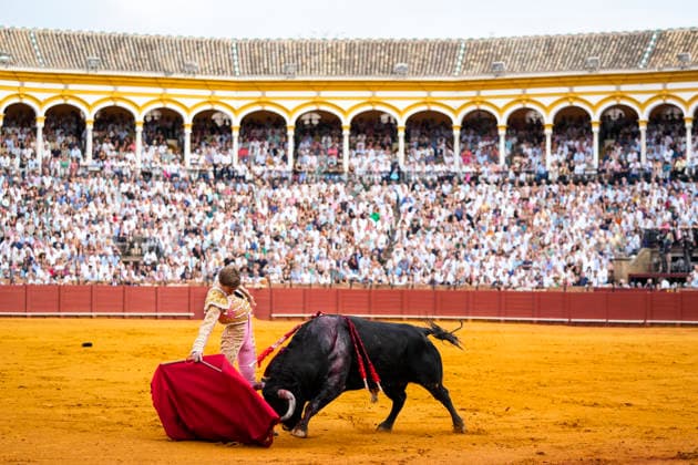 Fourth Regular Bullfight of the San Miguel Fair in Seville: Borja Jiménez during the fourth regular bullfight of the San Miguel Fair at the Real Maestranza de Caballería On September 27, 2026, in Seville, Andalusia, Spain Morante de la Puebla, Daniel Luque, and Borja Jiménez fought bulls from the Garcigrande ranch during the fourth subscription bullfight of the San Miguel Fair, September 27, 2026, in Seville, Andalusia, Spain  Copyright: xJoaquinxCorcherox 7804669