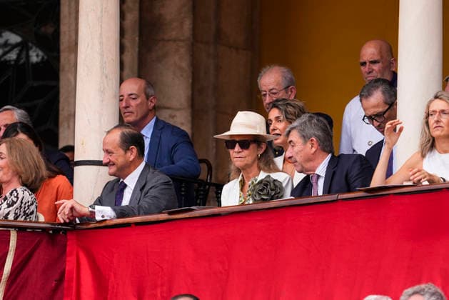 Fourth Regular Bullfight of the San Miguel Fair in Seville: Infanta Elena Attends the Fourth Regular Bullfight of the San Miguel Fair at the Real Maestranza de Caballería On September 27, 2026, in Seville, Andalusia, Spain Morante de la Puebla, Daniel Luque, and Borja Jiménez fought bulls from the Garcigrande ranch during the fourth subscription bullfight of the San Miguel Fair, September 27, 2026, in Seville, Andalusia, Spain  Copyright: xJoaquinxCorcherox 7804681