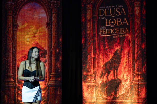 September 26, 2026, Lisbon, Lisbon, Portugal: Stand-Up Comedian from Brazil BRUNA LOUISE performing live for his solo show Uma Deusa Uma Loba Uma Feiticeira at Aula Magna Lisbon Portugal - ZUMAs359 20260926_zsp_s359_083 Copyright: xAlexandrexdexSousax