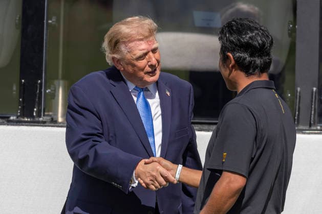 September 27, 2026, Medinah, Illinois, USA: U.S. President DONALD TRUMP greets International Team player HIDEKI MATSUYAMA during the final day of the 2026 Presidents Cup at Medinah Country Club in Medinah, Illinois, USA, on September 27, 2026. Medinah USA  - ZUMAj302 20260927_znp_j302_041 Copyright: xBrettxJohnsenx