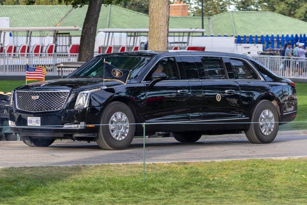 September 27, 2026, Medinah, Illinois, USA: U.S. President DONALD TRUMP arrives in the presidential state car, known as Ã¢â‚¬oeThe Beast,Ã¢â‚¬Â for the closing ceremony of the 2026 Presidents Cup at Medinah Country Club in Medinah, Illinois, USA, on September 27, 2026. Medinah USA  - ZUMAj302 20260927_znp_j302_049 Copyright: xBrettxJohnsenx