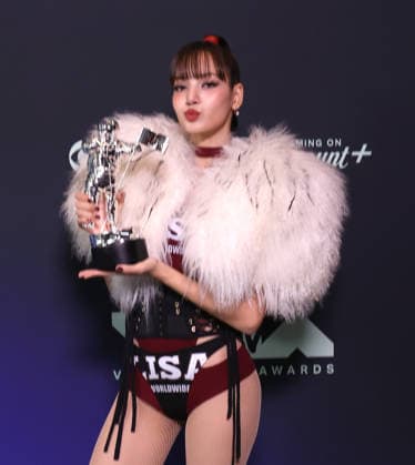2026 MTV Video Music Awards (VMAs) - Press Room LISA, winner of the Best Pop award for Dream feat. Kentaro Sakaguchi, poses in the press room during the 2026 MTV Video Music Awards (VMAs) at Peacock Theater on September 27, 2026 in Los Angeles, California. Los Angeles Peacock Theater California United States Copyright: ximageSPACEx