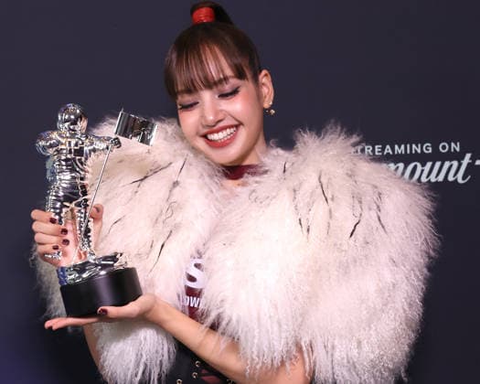 2026 MTV Video Music Awards (VMAs) - Press Room LISA, winner of the Best Pop award for Dream feat. Kentaro Sakaguchi, poses in the press room during the 2026 MTV Video Music Awards (VMAs) at Peacock Theater on September 27, 2026 in Los Angeles, California. Los Angeles Peacock Theater California United States Copyright: ximageSPACEx