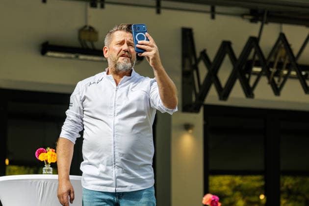 September 27, 2026, Düsseldorf: Mike Süsser at the Lido Malkasten on the sidelines of an event organized by Chefs in Town Düsseldorf Lido at the Malkasten, Jacobistraße, North Rhine-Westphalia, Germany