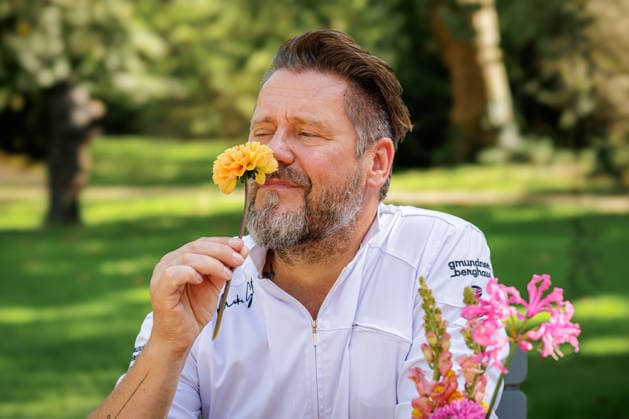 September 27, 2026, Düsseldorf: Mike Süsser at the Lido Malkasten on the sidelines of an event organized by Chefs in Town Düsseldorf Lido at the Malkasten, Jacobistraße, North Rhine-Westphalia, Germany