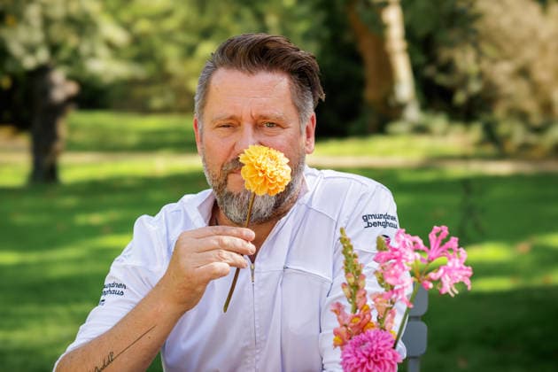 September 27, 2026, Düsseldorf: Mike Süsser at the Lido Malkasten on the sidelines of an event organized by Chefs in Town Düsseldorf Lido at the Malkasten, Jacobistraße, North Rhine-Westphalia, Germany