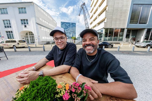 September 27, 2026, Düsseldorf Jan van Weyde and Simon Pearce on the sidelines of a Chefs in Town event at Restaurant Riva in Düsseldorf s Medienhafen. Restaurant Riva, Medienhafen, North Rhine-Westphalia, Germany