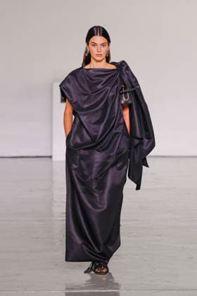 Kendall Jenner walks the runway at the Bottega Veneta Spring Summer 2027 Ready-to-Wear Collection show during Milan Fashion Week, September 25, 2026 Bottega Veneta Ready-to-Wear Spring Summer 2027 Fashion Show at Milan Fashion Week, Milan, Italy  Copyright: xAgencex xBestimagexAgencex xBestimagex