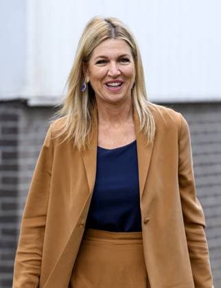 Queen Maxima at VNG Annual Congress - Netherlands Queen Máxima attends the annual congress of the Association of Netherlands Municipalities (VNG) in Lichtenvoorde, Netherlands on September 29, 2026. The theme of the congress this year is We do it together . Photo by NLBeeld Patrick van Emst ABACAPRESS.COM Lichtenvoorde Netherlands Copyright: xBrunoxPress ABACAx