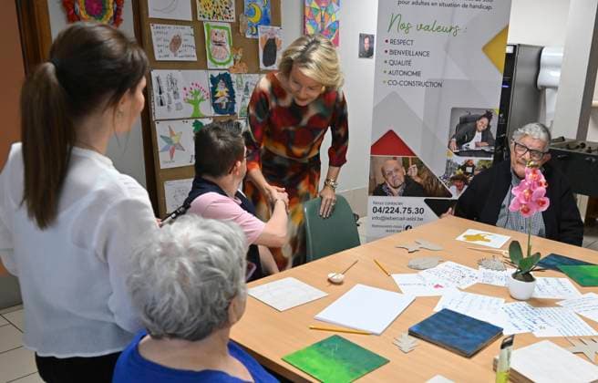 Royal Visit To The Province Of Liege LIÈGE, BELGIUM - SEPTEMBER 29: King Philippe and Queen Mathilde are visiting the province of Liège. Their itinerary begins at the nonprofit organization Le Bercail in Liège, a day and residential center for adults with intellectual disabilities. There, the King and Queen will view the memorial wall La Cabane du souvenir and an apartment adapted for people with limited mobility. They will also take part in an art workshop, during which they will create a collaborative artwork together with several beneficiaries. September 29, 2026 in Liège, Belgium, 29 09 2026 Liège Belgium Copyright: xBertxVanxDenxBrouckex