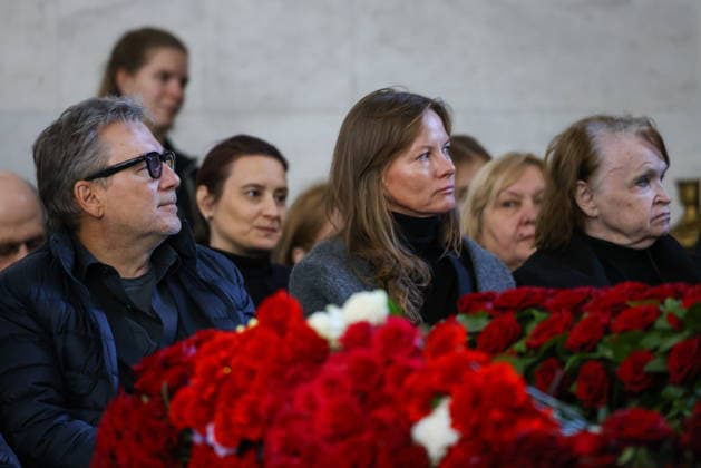 RUSSIA, MOSCOW - SEPTEMBER 29, 2026: Mourners attend a farewell ceremony for actor, jazz sax player, composer Alexei Kozlov in the Mourning Hall at Troyekurovskoye Cemetery Moscow Russia  - ZUMAt113 20260929_zaa_t113_214 Copyright: xSergeixFadeichevx