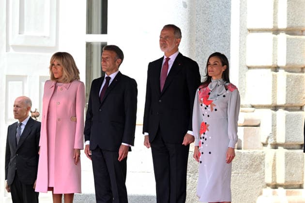The King and Queen welcome with honors the President of the French Republic, Emmanuel Macron, and First Lady Brigitte Macron. Emmanuel Macron, King Felipe VI, and Queen Letizia during the reception with honors at the Royal Palace on September 29, 2026, in Madrid, Spain. This state visit will serve to highlight and strengthen the ties and bilateral relations between the two countries. ROYALTY PRESIDENCY HONORS PRESIDENT KING QUEEN ROYAL PALACE José Madrid Madrid Spain Copyright: xJosà xOlivax 7807975