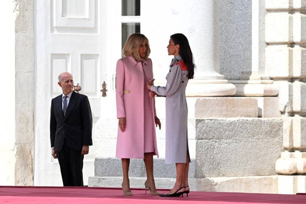 The King and Queen welcome with honors the President of the French Republic, Emmanuel Macron, and the First Lady. The First Lady, Brigitte Macron, the President of the French Republic, and Queen Letizia during the reception with honors at the Royal Palace on September 29, 2026, in Madrid, Spain. This state visit will serve to highlight and strengthen the ties and bilateral relations between the two countries. ROYALTY PRESIDENCY HONORS PRESIDENT KING QUEEN ROYAL PALACE José Madrid Madrid Spain Copyright: xJosà xOlivax 7808072