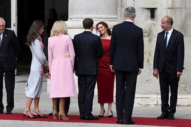 The King and Queen welcome the President of the French Republic, Emmanuel Macron, and the First Lady with full honors. Queen Letizia, the First Lady, Brigitte Macron, the President of the French Republic, Emmanuel Macron, and King Felipe VI greet the President of the Community of Madrid, Isabel Díaz Ayuso, during the reception with honors at the Royal Palace on September 29, 2026, in Madrid, Spain. This state visit will serve to highlight and strengthen the ties and bilateral relations between the two countries. ROYALTY José Madrid Madrid Spain  Copyright: xJosÃ xOlivax 7808191