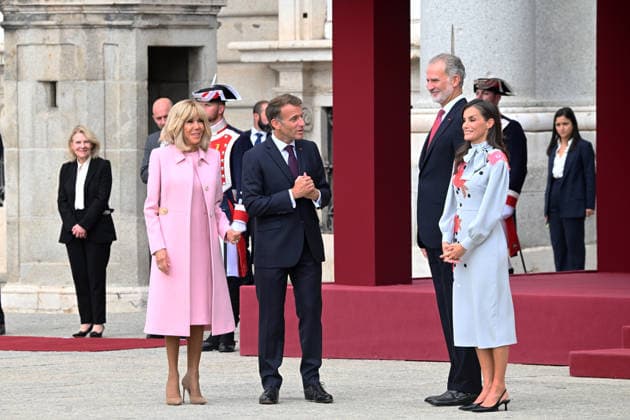 The King and Queen welcome with honors the President of the French Republic, Emmanuel Macron, and First Lady Brigitte Macron. Emmanuel Macron, King Felipe VI, and Queen Letizia during the reception with honors at the Royal Palace on September 29, 2026, in Madrid, Spain. This state visit will serve to highlight and strengthen the ties and bilateral relations between the two countries. ROYALTY José Madrid Madrid Spain Copyright: xJosà xOlivax 7808228