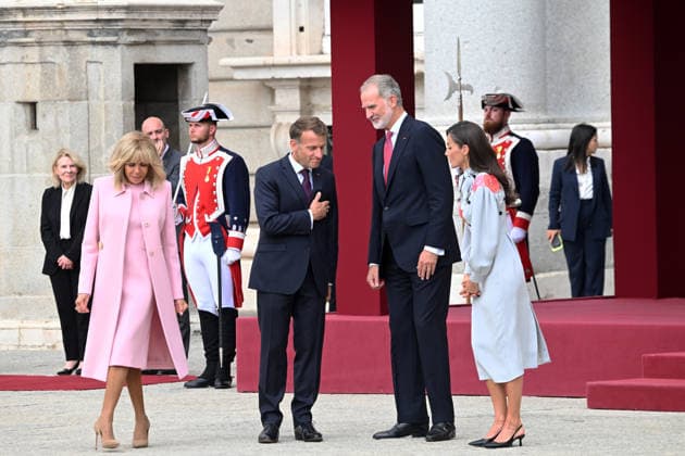 The King and Queen welcome with honors the President of the French Republic, Emmanuel Macron, and First Lady Brigitte Macron. Emmanuel Macron, King Felipe VI, and Queen Letizia during the reception with honors at the Royal Palace on September 29, 2026, in Madrid, Spain. This state visit will serve to highlight and strengthen the ties and bilateral relations between the two countries. ROYALTY José Madrid Madrid Spain Copyright: xJosà xOlivax 7808229