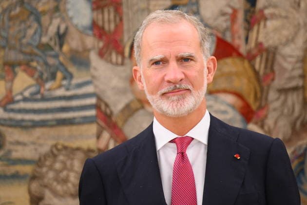 State visit to Spain of French Presidential couple – Lunch At Zarzuela Palace Spanish King Felipe VI pictured after a lunch with French presidential couple at Zarzuela Palace in Madrid, Spain on September 29 2026. French Presidential couple pays a two-day state visit to Spain. Photo by Eliot Blondet ABACAPRESS.COM Madrid Spain  Copyright: xBlondetxEliot ABACAx