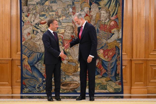 State visit to Spain of French Presidential couple – Lunch At Zarzuela Palace French President Emmanuel Macron and Spanish King Felipe VI pictured after a lunch at Zarzuela Palace in Madrid, Spain on September 29 2026. French Presidential couple pays a two-day state visit to Spain. Photo by Eliot Blondet ABACAPRESS.COM Madrid Spain  Copyright: xBlondetxEliot ABACAx