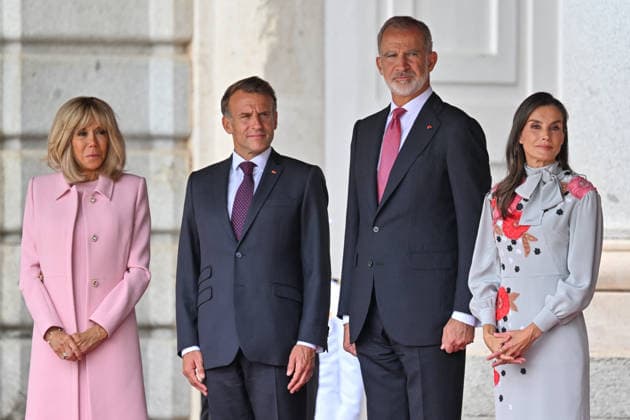 French President Emmanuel Macron and his wife, First Lady Brigitte Macron, are welcomed by King Felipe VI of Spain and Queen Letizia of Spain during an official ceremony at the Royal Palace in Madrid, as part of a state visit to Madrid, Spain, on September 29, 2020 Christian Liewig Bestimage French President Emmanuel Macron and his wife Brigitte Macron are welcomed by King Felipe VI of Spain and Queen Letizia at an official ceremony at the Royal Palace in Madrid during a state visit to Madrid, Spain, on September 29, 2026 Madrid, Spain  Copyright: xChristianxLiewigx xBestimagexChristianxLiewigx xBestimagex