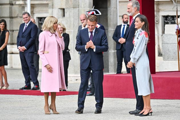 French President Emmanuel Macron and his wife, First Lady Brigitte Macron, are welcomed by King Felipe VI of Spain and Queen Letizia of Spain during an official ceremony at the Royal Palace in Madrid, as part of a state visit to Madrid, Spain, on September 29, 2020 Christian Liewig Bestimage French President Emmanuel Macron and his wife Brigitte Macron are welcomed by King Felipe VI of Spain and Queen Letizia at an official ceremony at the Royal Palace in Madrid during a state visit to Madrid, Spain, on September 29, 2026 Madrid, Spain  Copyright: xChristianxLiewigx xBestimagexChristianxLiewigx xBestimagex