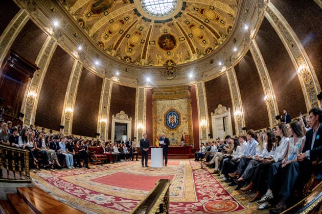 Macron participates in a dialogue on democracy in Europe at the Complutense University of Madrid. The President of the French Republic, Emmanuel Macron (left), and the rector of the UCM, Joaquín Goyache Goni (right), during the event Democracy in Europe in the Digital Age, on September 29, 2026, in Madrid, Spain. Macron arrives in Madrid to begin a two-day state visit. This is a trip of great institutional significance, as it is the French president’s first state visit to Spain since taking office, coinciding with the final stretch of his term, which ends in 2027. SEPTEMBER 29, 2026 Madrid, Spain  Copyright: xRicardoxRubiox 7808803