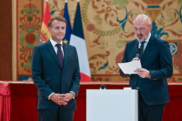 French President Emmanuel Macron delivers a speech to students at a conference titled Democracy, Youth, and Social Media: Meeting the Challenges of the Digital Age at the Complutense University of Madrid, Spain, on September 29, 2026. The French president is on a two-day official visit to Spain. Christian Liewig Bestimage French President Emmanuel Macron delivers a speech to students during a Democracy, youth, and Social Media: Meeting the Challenges of the Digital Age, at the Complutense University of Madrid on September 29, 2026. French President Emmanuel Macron is on a two-day official visit to Spain. Madrid, Spain  Copyright: xChristianxLiewigx xBestimagexChristianxLiewigx xBestimagex