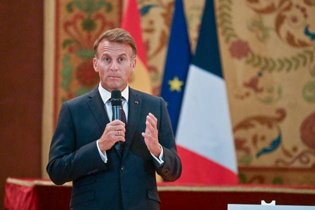French President Emmanuel Macron delivers a speech to students at a conference titled Democracy, Youth, and Social Media: Meeting the Challenges of the Digital Age at the Complutense University of Madrid, Spain, on September 29, 2026. The French president is on a two-day official visit to Spain. Christian Liewig Bestimage French President Emmanuel Macron delivers a speech to students during a Democracy, youth, and Social Media: Meeting the Challenges of the Digital Age, at the Complutense University of Madrid on September 29, 2026. French President Emmanuel Macron is on a two-day official visit to Spain. Madrid, Spain  Copyright: xChristianxLiewigx xBestimagexChristianxLiewigx xBestimagex
