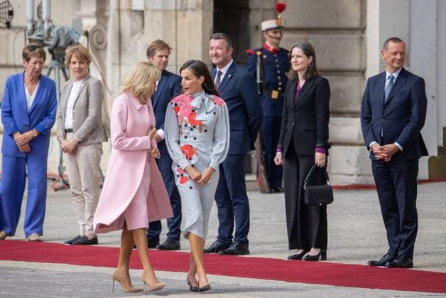 September 29, 2026, Madrid, Spain: First Lady Brigitte Macron and Queen Letizia are seen during the official reception with military honors for the President of the French Republic, Emmanuel Macron, and First Lady Brigitte Macron, hosted by the King and Queen of Spain at the Royal Palace of Madrid. Madrid Spain  - ZUMAs197 20260929_aaa_s197_224 Copyright: xDavidxCanalesx