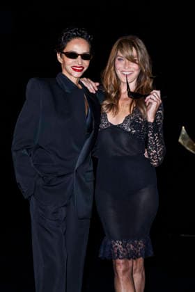 Carla Bruni Sarkozy and Farida Khelfa at the Saint Laurent Women’s Ready-to-Wear Spring Summer 2027 show photocall during Paris Fashion Week (PFW) at the Trocadéro Fountain in Paris, France, on September 29, 2026. Olivier Borde, Bestimage. Photocall for the Saint Laurent Women’s Ready-to-Wear Spring Summer 2027 show during Paris Fashion Week (PFW) at the Trocadéro Fountain in Paris, France, on September 29, 2026. France  Copyright: xOLIVIERxBORDEx xBESTIMAGExOLIVIERxBORDEx xBESTIMAGEx