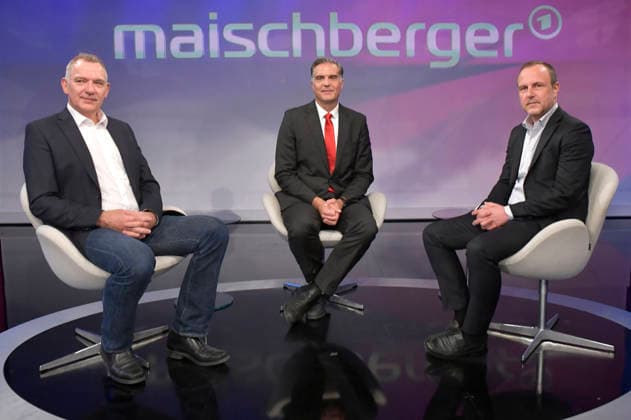 Jan van Aken, Frederik Pleitgen, and Peter R. Neumann on the ARD talk show *maischberger* at the Berlin Adlershof studio, Berlin, September 29, 2026 Foto:xM.xBehrensx xFuturexImagex maischberger2909_6933