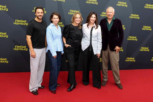 ABB FILMFEST Kostja Ullmann, Henriette Confurius, Miriam Unger, Iris Berben, and Axel Milberg on the red carpet at the premiere of the film *Die dritte Hochzeit* at FilmFest Hamburg 2026 at the Cinemaxx Dammtor theater in Hamburg on September 29, 2026, Hamburg, Germany