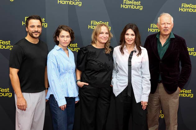 ABB FILMFEST Kostja Ullmann, Henriette Confurius, Miriam Unger, Iris Berben, and Axel Milberg on the red carpet at the premiere of the film *Die dritte Hochzeit* at FilmFest Hamburg 2026 at the Cinemaxx Dammtor theater in Hamburg on September 29, 2026, Hamburg, Germany