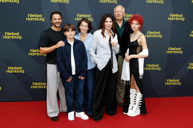 Kostja Ullmann, Kilian Kasa, Henriette Confurius, Iris Berben, Axel Milberg, and Mik Mia Stieber at the premiere of the ZDF TV movie *Die dritte Hochzeit* at the 34th Filmfest Hamburg 2026 at Cinemaxx Dammtor in Hamburg, June 29, 2026 Foto:xC.xTamckex xFuturexImagex hochzeit_6948