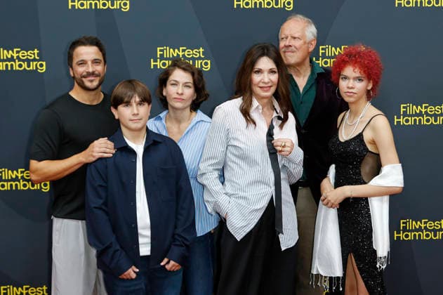 Kostja Ullmann, Kilian Kasa, Henriette Confurius, Iris Berben, Axel Milberg, and Mik Mia Stieber at the premiere of the ZDF TV movie *Die dritte Hochzeit* at the 34th Filmfest Hamburg 2026 at Cinemaxx Dammtor in Hamburg, June 29, 2026 Foto:xC.xTamckex xFuturexImagex hochzeit_6949