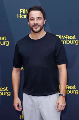 Kostja Ullmann at the premiere of the ZDF TV movie *Die dritte Hochzeit* at the 34th Filmfest Hamburg 2026 at Cinemaxx Dammtor in Hamburg, June 29, 2026 Foto:xC.xTamckex xFuturexImagex hochzeit_6955