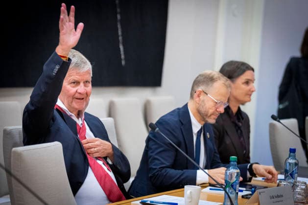 Epstein Hearing Begins in the Storting, Oslo, September 30, 2026 Former Minister of Climate and the Environment and Minister of Development Erik Solheim during the Storting’s Control and Constitutional Committee’s public hearing on practices at the Ministry of Foreign Affairs and Jeffrey Epstein’s network in Norway. Photo: Heiko Junge, NTB, Oslo, Norway oj5CwrAF4Zo EDITORIAL USE ON Copyright: xHeikoxJungex xNTBx