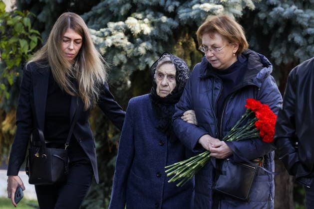 RUSSIA, MOSCOW - SEPTEMBER 30, 2026: Mother of the deceased musical critic Sergei Sosedov is seen ahead of a farewell ceremony at Troyekurovskoye Cemetery. Sosedov died in an accident in the Republic of Sakha (Yakutia) on September 23, at the age of 59. Artyom Geodakyan TASS 98557963