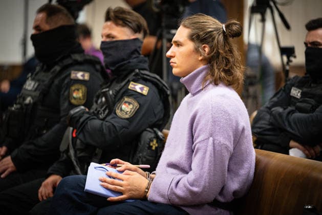 September 30, 2026, Budapest, Budapest, Hungary: German antifa activist MAJA T. stand before the Budapest-Capital Regional Court of Appeal on 30 September, 2026 Budapest Hungary - ZUMAa256 20260930_zip_a256_016 Copyright: xDanielxAlfoldix