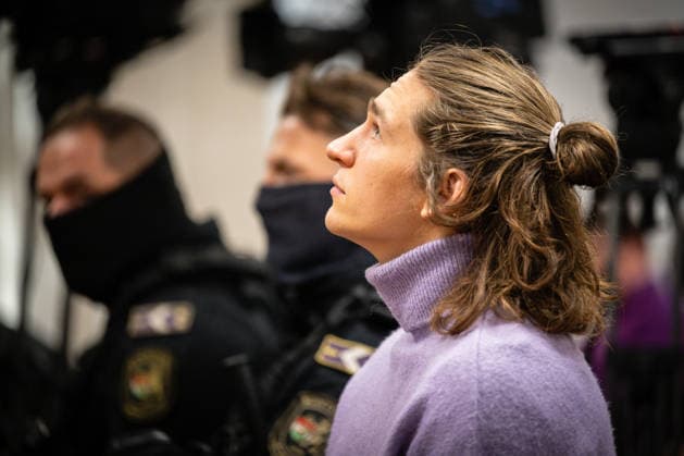 September 30, 2026, Budapest, Budapest, Hungary: German antifa activist MAJA T. stand before the Budapest-Capital Regional Court of Appeal on 30 September, 2026 Budapest Hungary - ZUMAa256 20260930_zip_a256_018 Copyright: xDanielxAlfoldix