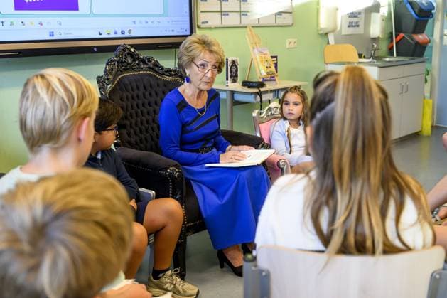 Apeldoorn, The Netherlands, 2026-09-30 08:44:39 APELDOORN , 30-09-2026, KBS Hertog van Gelre Princess Margriet reads aloud during Children s Book Week at KBS Hertog van Gelre in Apeldoorn. After the opening of Children s Book Week, Princess Margriet reads to the pupils of group 6B. The theme of Children s Book Week is Spotlight on! . KBS Hertog van Gelre has approximately 370 pupils, divided into 16 groups. PHOTO: NLBeeld Patrick van Emst Credit: NL Beeld Patrick van Emst Copyright: xx x