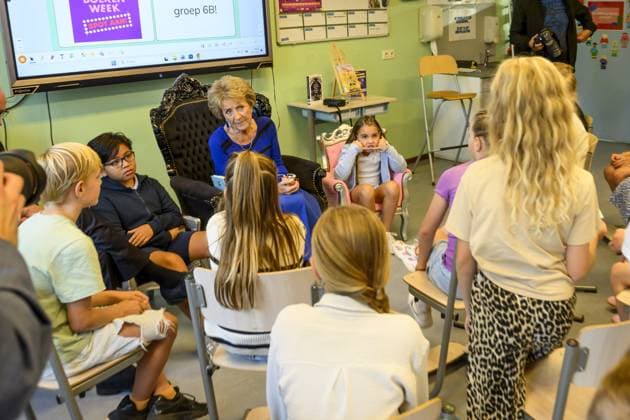 Apeldoorn, The Netherlands, 2026-09-30 08:56:37 APELDOORN , 30-09-2026, KBS Hertog van Gelre Princess Margriet reads aloud during Children s Book Week at KBS Hertog van Gelre in Apeldoorn. After the opening of Children s Book Week, Princess Margriet reads to the pupils of group 6B. The theme of Children s Book Week is Spotlight on! . KBS Hertog van Gelre has approximately 370 pupils, divided into 16 groups. PHOTO: NLBeeld Patrick van Emst Credit: NL Beeld Patrick van Emst Copyright: xx x