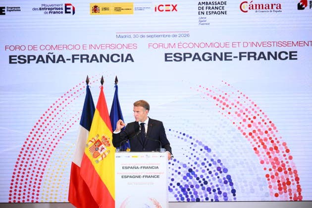 State Visit to Spain of French Presidential Couple - Economic Forum French President Emmanuel Macron during an Economic Forum at Spanish Economy Ministry in Madrid, Spain on September 30 2026. French Presidential couple pays a two-day state visit to Spain. Photo by Eliot Blondet ABACAPRESS.COM Paris France Copyright: xBlondetxEliot ABACAx