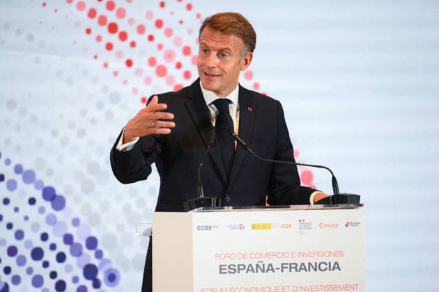 State Visit to Spain of French Presidential Couple - Economic Forum French President Emmanuel Macron during an Economic Forum at Spanish Economy Ministry in Madrid, Spain on September 30 2026. French Presidential couple pays a two-day state visit to Spain. Photo by Eliot Blondet ABACAPRESS.COM Paris France Copyright: xBlondetxEliot ABACAx