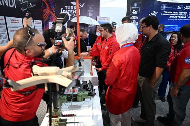 TEKNOFEST Southeast in Turkiye s Sanliurfa SANLIURFA, TURKIYE - SEPTEMBER 30 : TEKNOFEST Southeast, world s largest aviation, space, and technology, festival opens its doors to visitors at the Sanliurfa GAP Airport for its 15th edition in Sanliurfa, Turkiye on September 30, 2026. Ozkan Bilgin Anadolu Sanliurfa Turkey. Editorial use only. Please get in touch for any other usage. Copyright: x2026xAnadoluxOzkanxBilginx