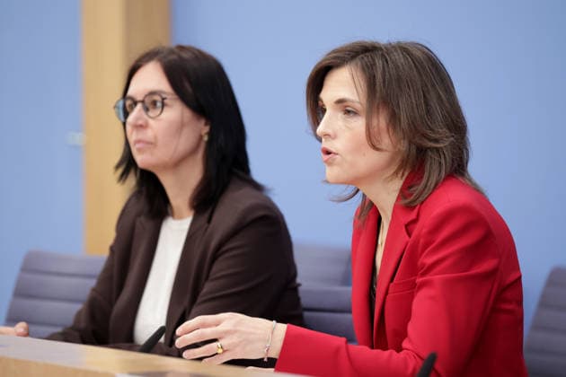 Prof. Dr. Marion Reiser, Institute for Political Science, Center for Research on Right-Wing Extremism, Democracy Education, and Social Integration (KomRex), Friedrich Schiller University of Jena, Elisabeth Kaiser, Member of the Bundestag, Federal Government Commissioner for Eastern Germany, SPD, Press Conference on the Report of the Federal Government Commissioner fo