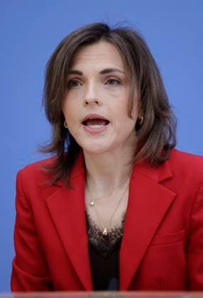 Minister of State Elisabeth Kaiser, Member of the Bundestag, Federal Government Commissioner for Eastern Germany, Germany, Berlin, Federal Press Conference, Topic: Report by the Federal Government Commissioner for Eastern Germany